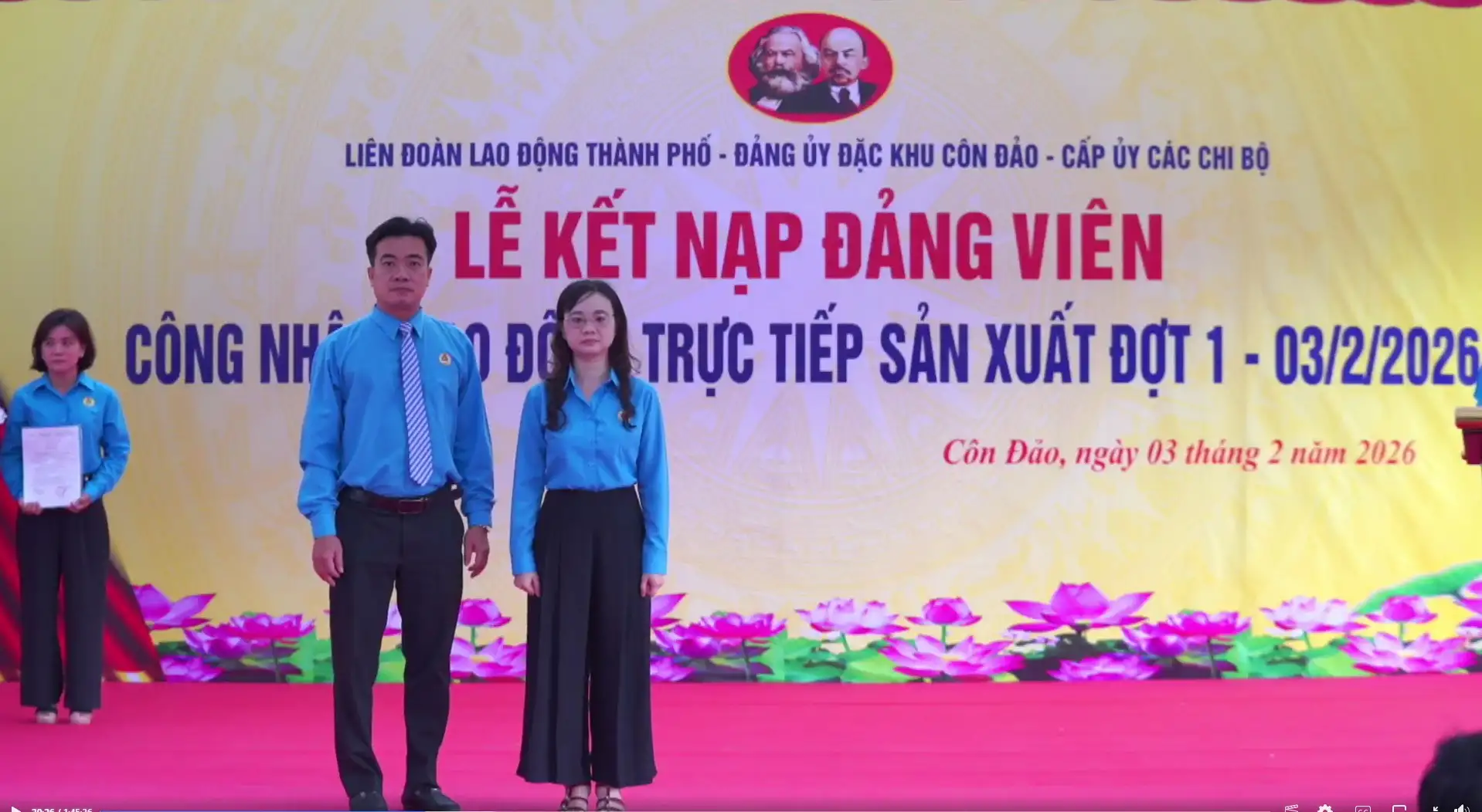 Lễ kết nạp Đảng viên mới tại Nghĩa trang Hàng Dương cho quần chúng Mai Anh Thy (CB1) và Lê Phương Thảo (CB5)