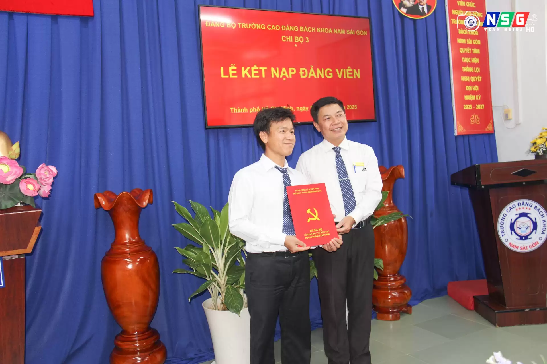 Lễ kết nạp đảng cho 02 GV Nguyễn Nhơn Hải (CK) và GV Phạm Nguyên Lâm (ITE) thuộc Chi bộ 3 và Chi bộ 4 năm 2025